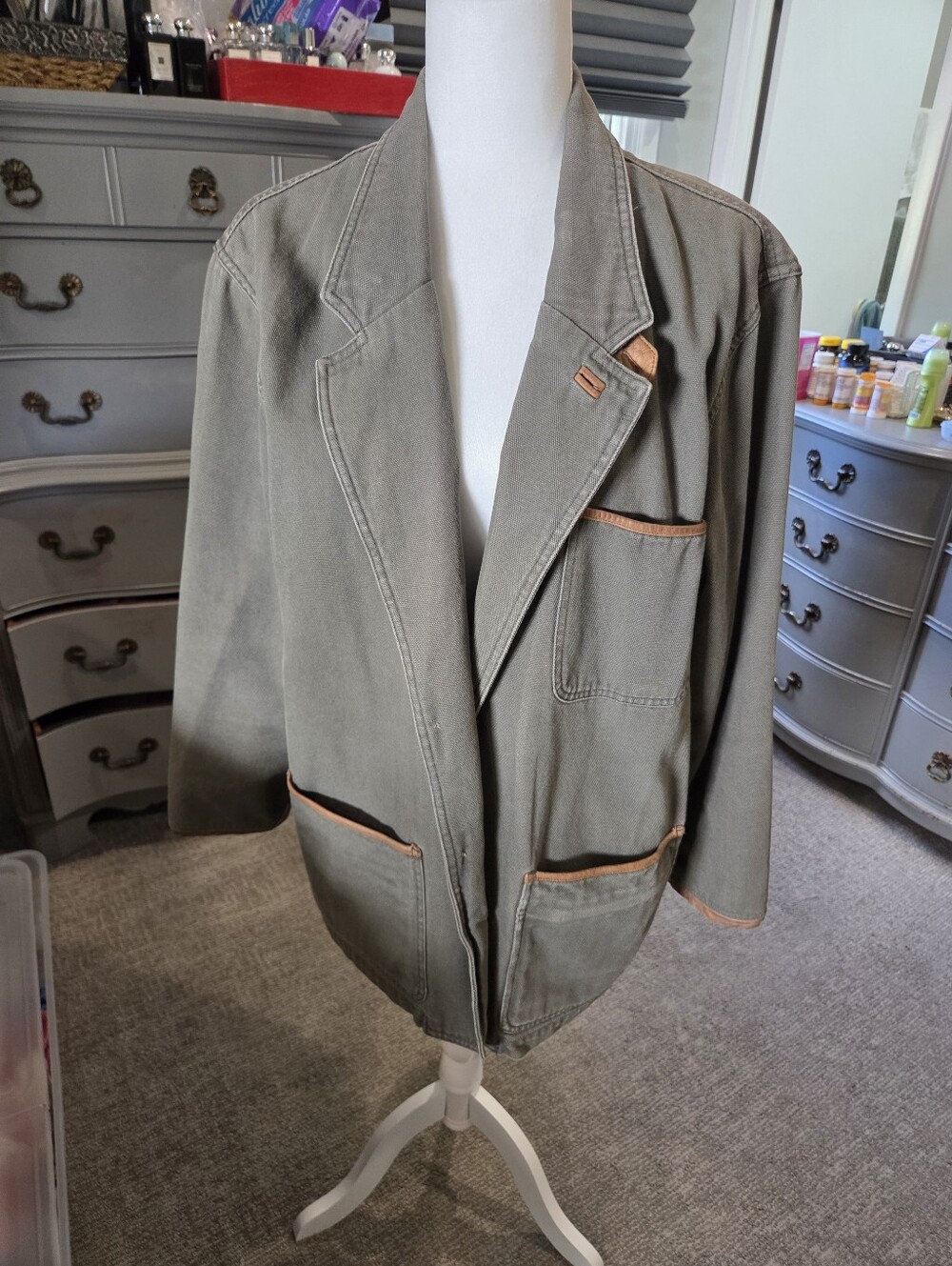 Orvis Vintage Men's Olive Green Utility Jacket with Tan Trim